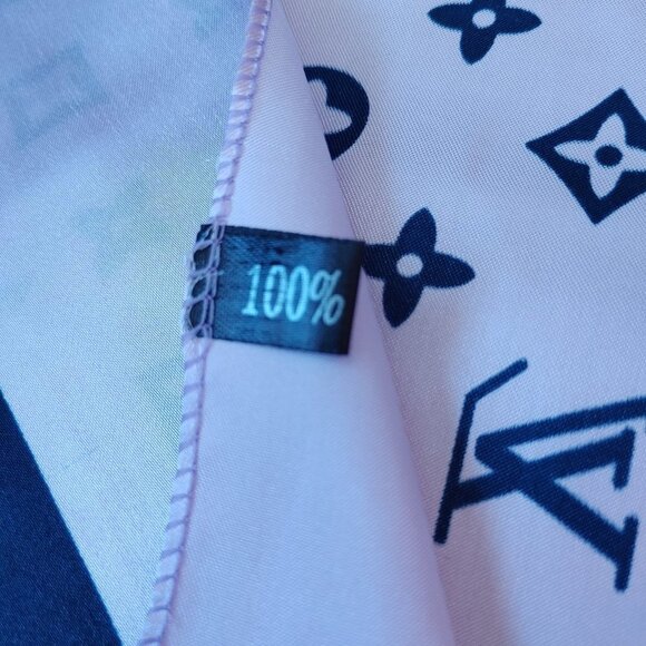 Vintage Louis Vuitton Scarf 100% Silk 38" x 41" Lilac/Navy - Picture 3 of 7